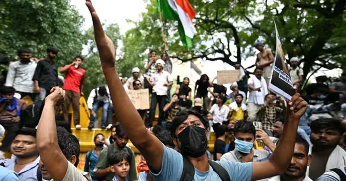 শুক্রবার সারা ভারতে বিক্ষোভের ডাক ককরোচ পার্টির
