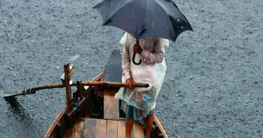 দুপুরের মধ্যে ঢাকাসহ ১০ জেলায় বজ্রসহ বৃষ্টির শঙ্কা