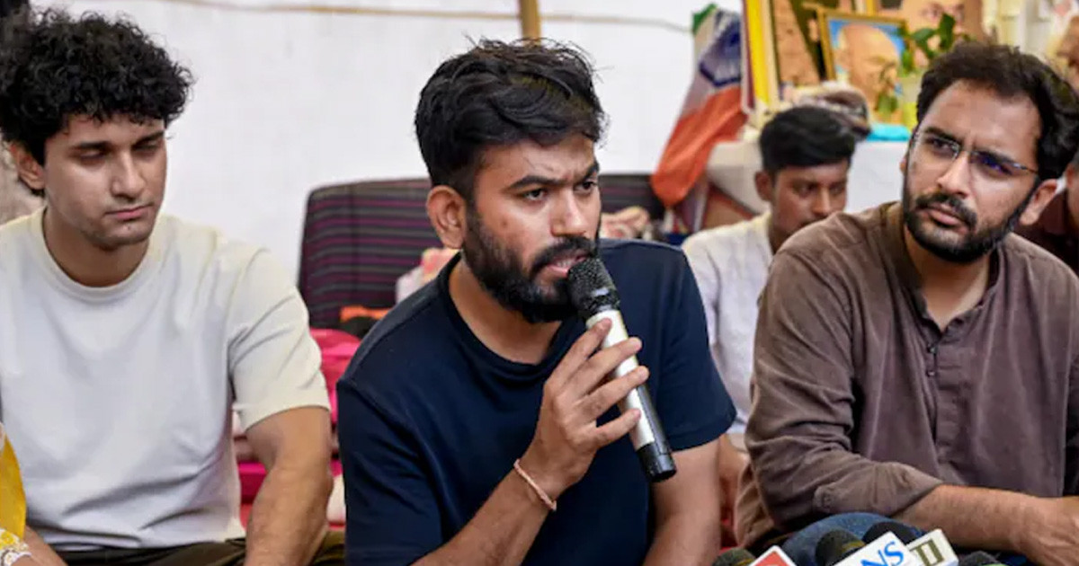 শিক্ষামন্ত্রীর পদত্যাগেও হচ্ছে না কাজ, আরও একাধিক দাবি বিক্ষোভকারীদের