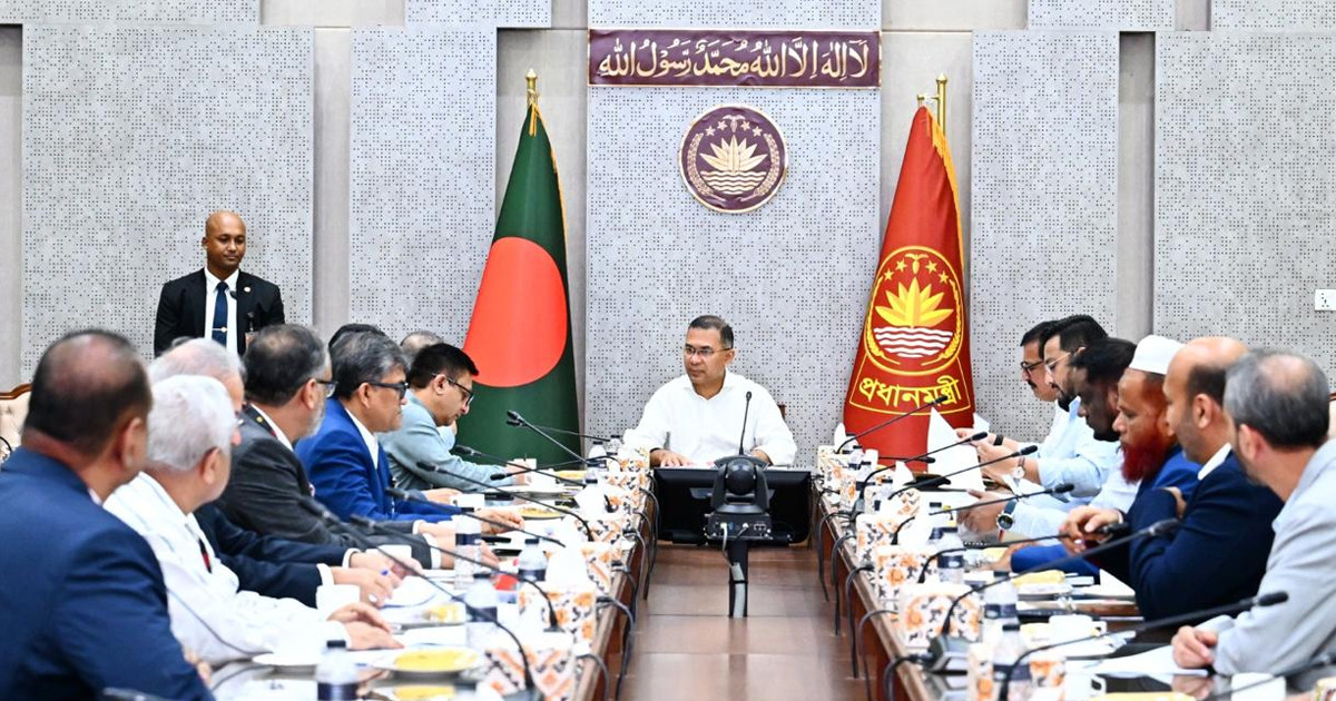 চা শিল্পের উন্নয়নে সহযোগিতার আশ্বাস প্রধানমন্ত্রীর