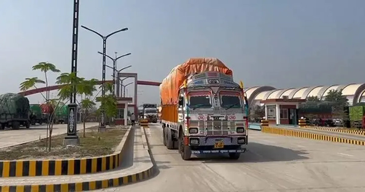 বেনাপোল-পেট্রাপোল বন্দর দিয়ে পণ্য আমদানি বন্ধ