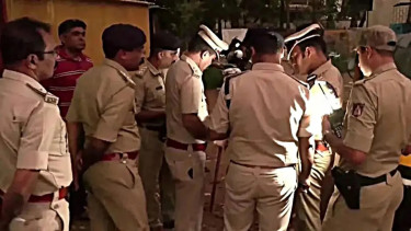 ভারতে বাংলাদেশি দম্পতিকে রাস্তায় ফেলে পেটালেন এক চিকিৎসক