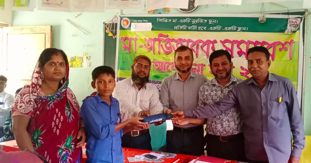 সরকারি বৃত্তি পেয়ে হরিজন সম্প্রদায়ের গর্ব অপু বিশ্বাস, আনন্দে উচ্ছ্বসিত পুরো এলাকা