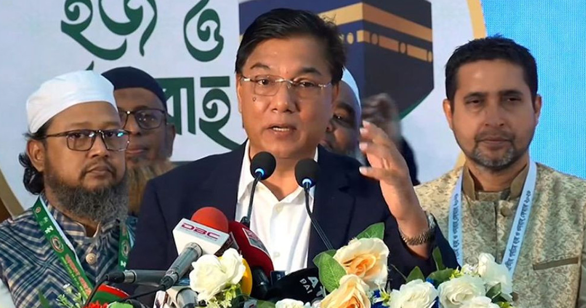 শুধু বিমান টিকিট নয়, আনুষঙ্গিক খরচ কমিয়ে হজ প্যাকেজ সাজানো হবে: বিমান প্রতিমন্ত্রী