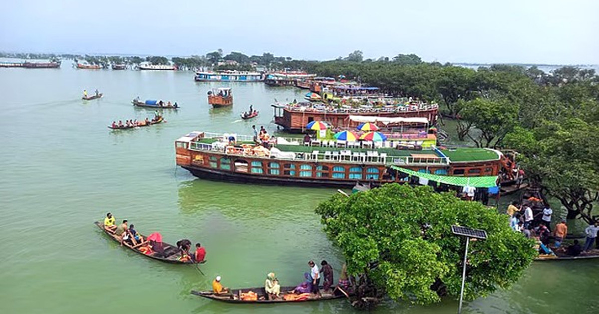 টাঙ্গুয়ার হাওরে পর্যটকবাহী হাউসবোট চলাচলে নিষেধাজ্ঞা