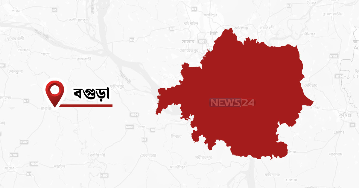 বিকল ট্রাকে যাত্রীবাহী বাসের ধাক্কা,  নিহত ২