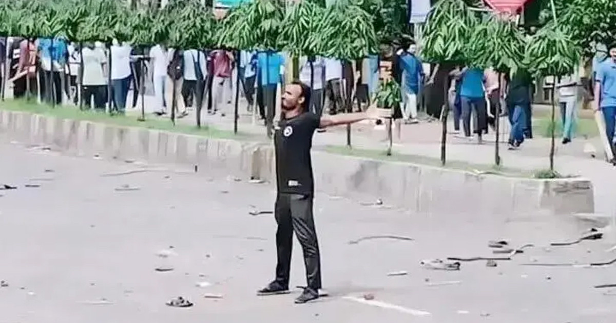 ২ বছরেও আলোর মুখ দেখেনি শহীদ আবু সাঈদের স্মৃতিচিহ্ন