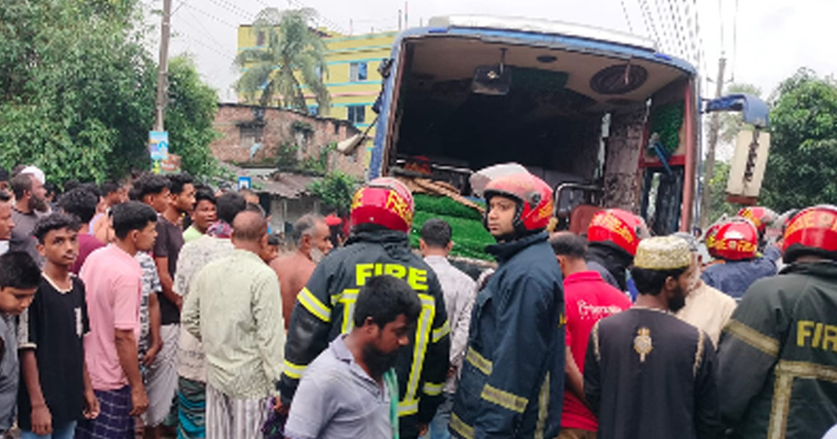 সাতসকালেই বগুড়ার সড়কে প্রাণ গেল ৩ জনের