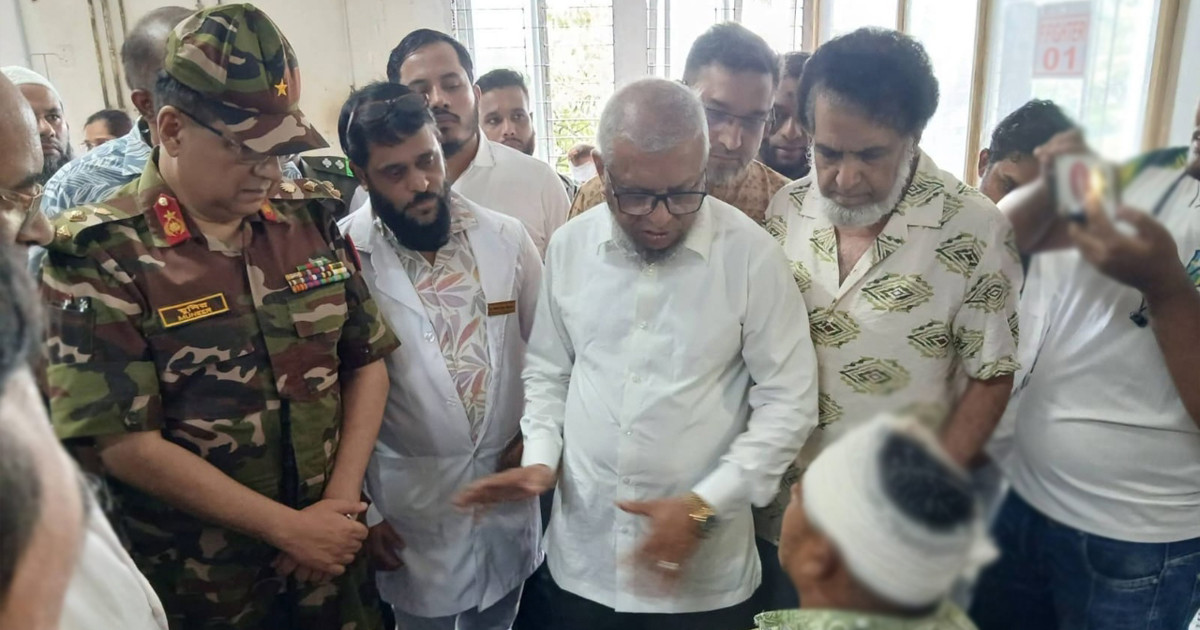 সিলেটে বাস দুর্ঘটনায় নিহতদের পরিবার পাবে ৫ লাখ টাকা: প্রবাসী কল্যাণ মন্ত্রী