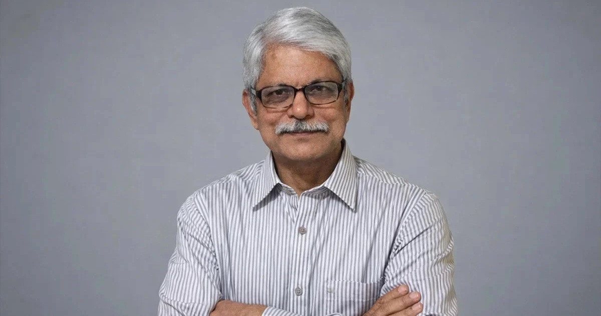 আঘাত করতে হয় লোহা গরম থাকতেই