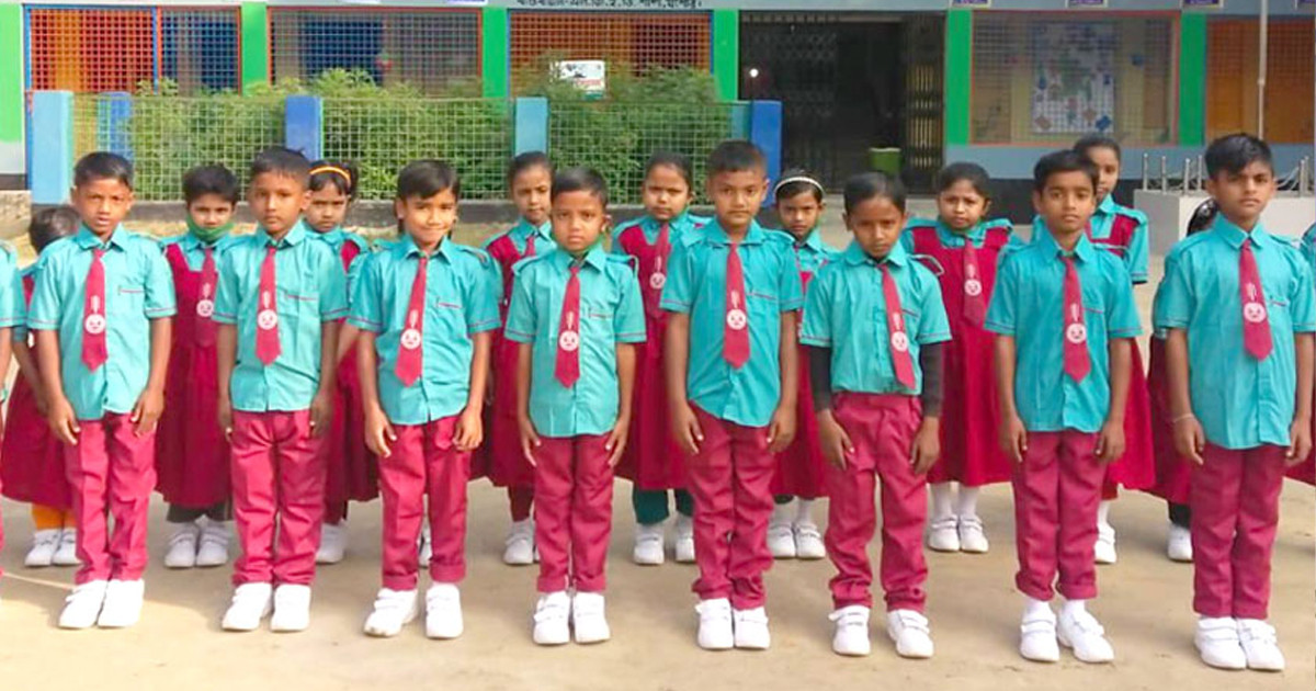১৬ আগস্ট থেকে বিনামূল্যে ইউনিফর্ম পাবে প্রাথমিকের শিক্ষার্থীরা