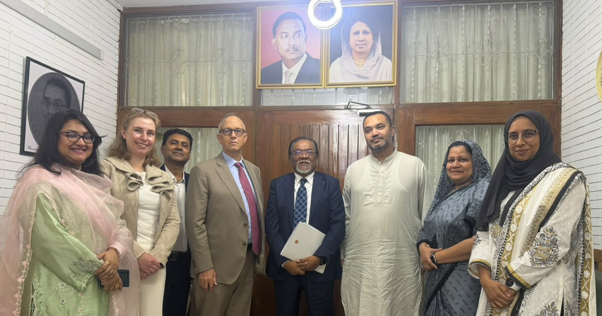 বিএনপির সঙ্গে আইআরআই প্রতিনিধি দলের বৈঠক