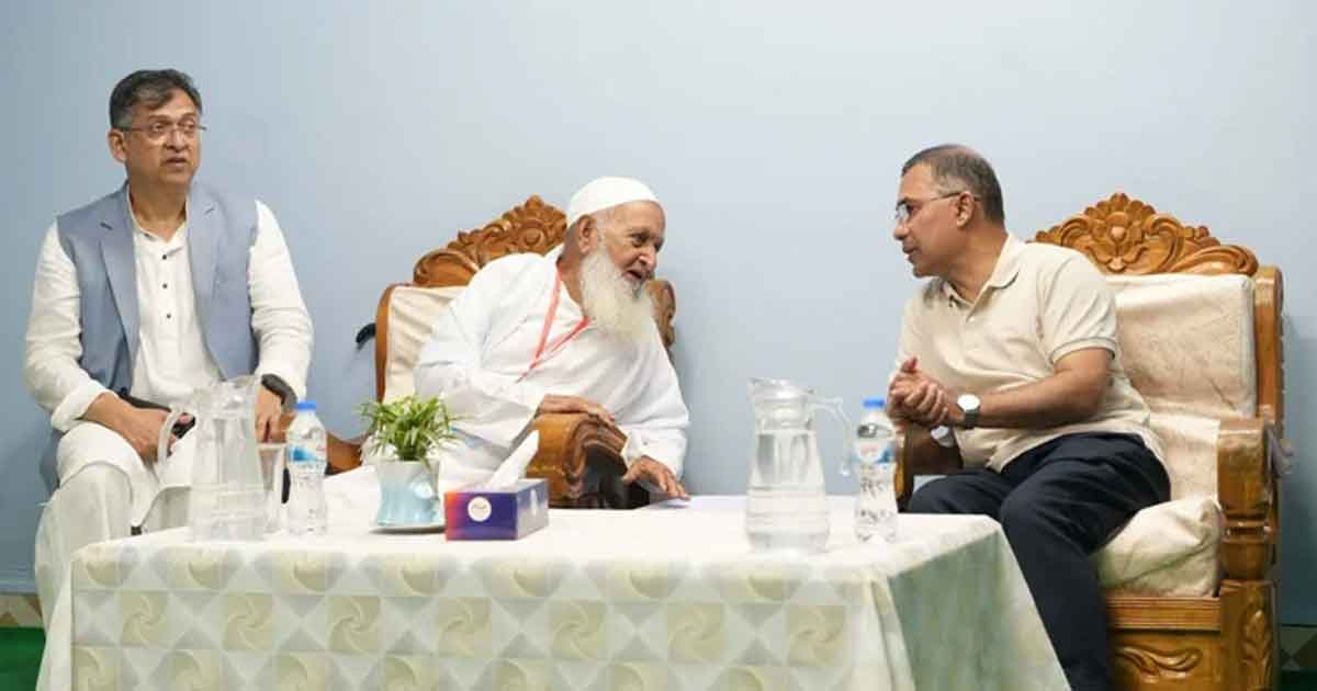 হেফাজতে ইসলামের আমিরের সঙ্গে প্রধানমন্ত্রীর সাক্ষাৎ, চাইলেন দোয়া