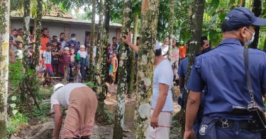 দাফনের দুই দিন পর সাপে কাটা রোগীকে ‘জীবিত’ করার চেষ্টা ওঝার, অতঃপর...