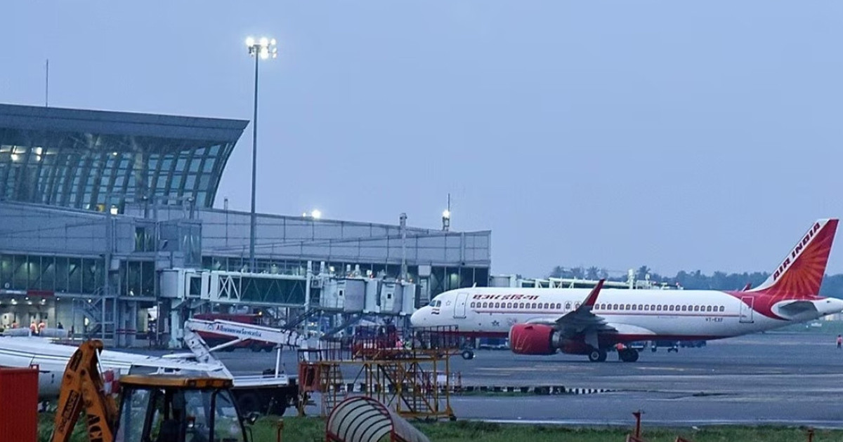 কলকাতা বিমানবন্দরে আগুন নিয়ন্ত্রণে