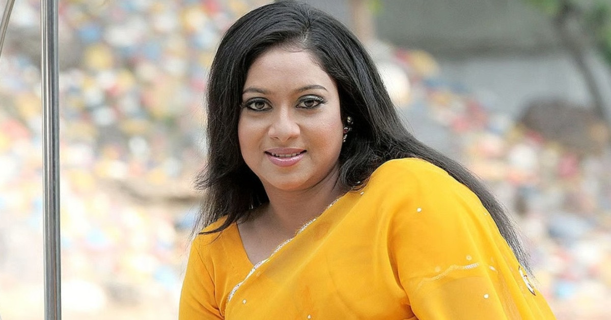 শাবনূরের রহস্যময় ৫ শব্দের পোস্ট, আলোচনা তুঙ্গে