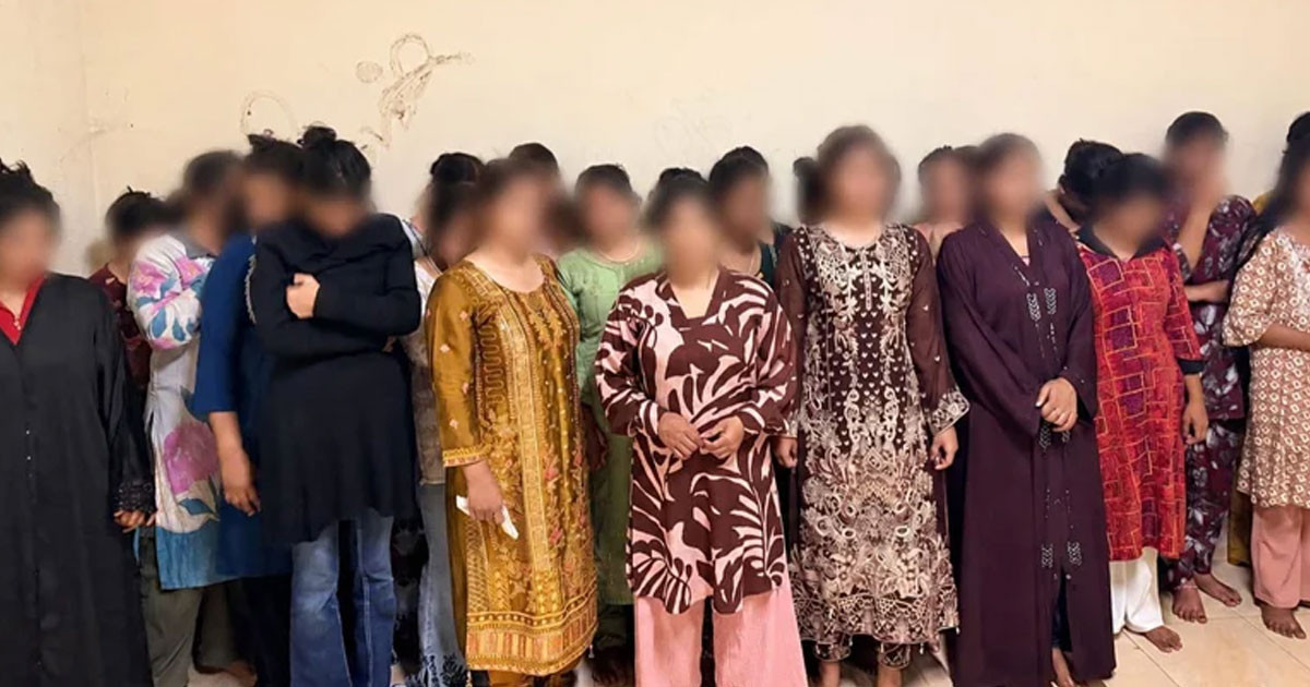 স্পা সেন্টারের আড়ালে অসামাজিক কর্মকাণ্ড, আটক ৫৩