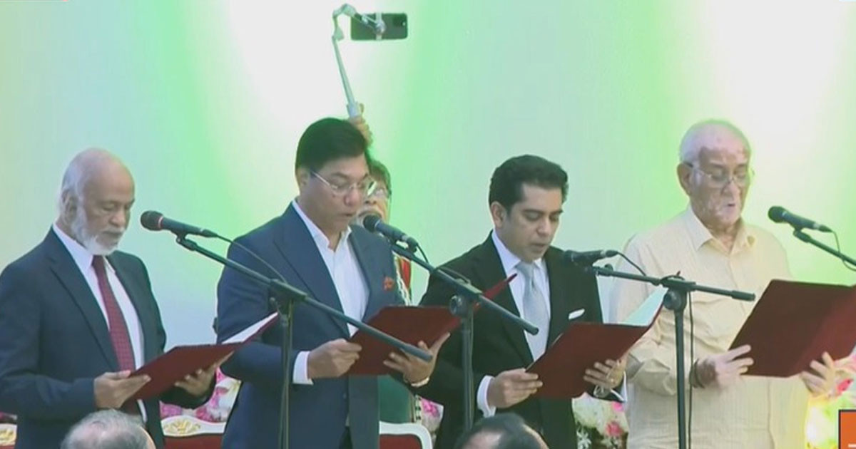 শপথ নিলেন ৪ মন্ত্রী ও ২ প্রতিমন্ত্রী