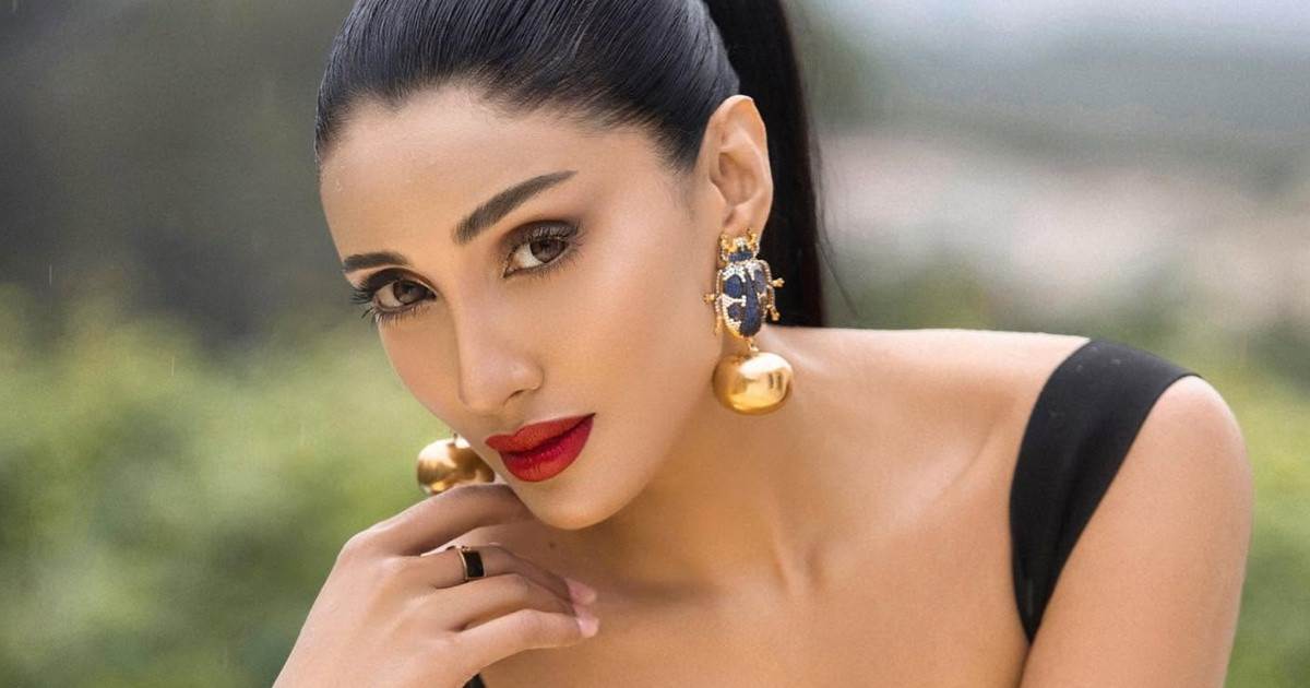 মিথিলার ২১ সেকেন্ডের অন্তরঙ্গ ভিডিওতে কাঁপছে নেটদুনিয়া!