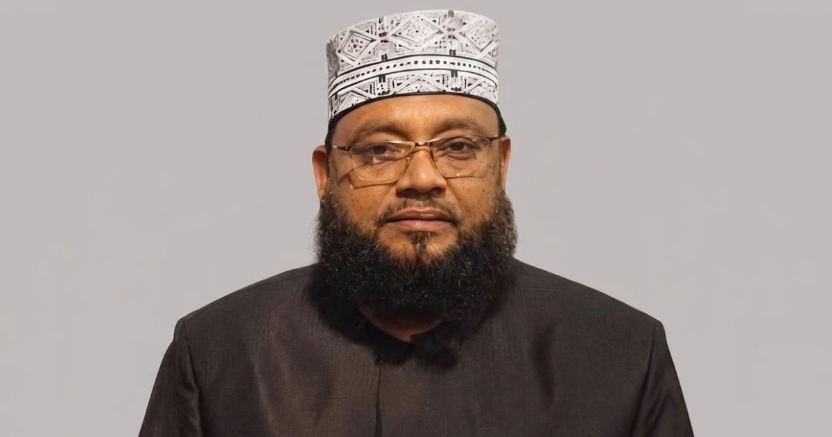 ইরানে ৪০তম আন্তর্জাতিক ইসলামি ঐক্য সম্মেলনে অংশ নিতে ঢাকা ত্যাগ করলেন হাফেজ মাওলানা লুৎফর রহমান