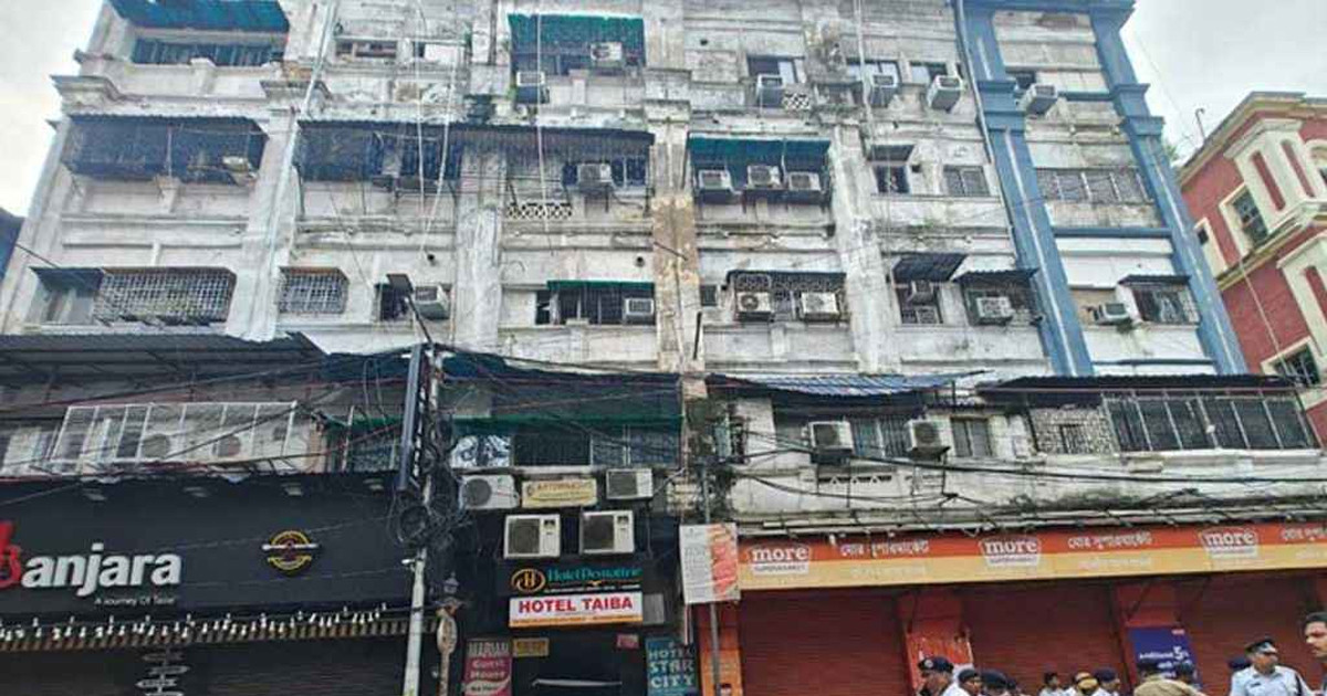 কলকাতার ভয়াবহ আগুনের ঘটনায়  ১৩ হোটেল বন্ধ