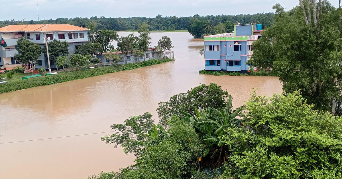 ভারতের পাহাড়ি ঢলে তলিয়ে যাচ্ছে আখাউড়ার নিম্নাঞ্চল