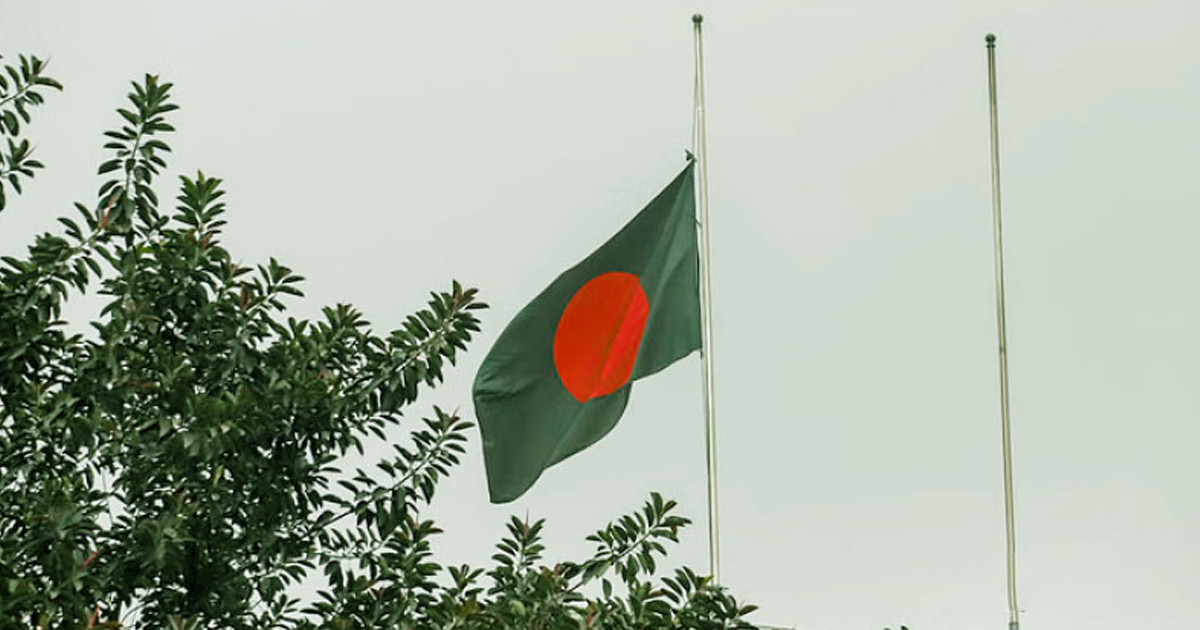 সরকারকে এখনই সতর্ক হতে হবে