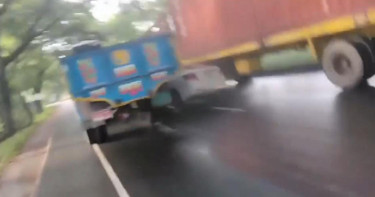 মহাসড়কে প্রাইভেট কারকে প্রায় ২০০ মিটার টেনে নিয়ে গেল চলন্ত ট্রাক