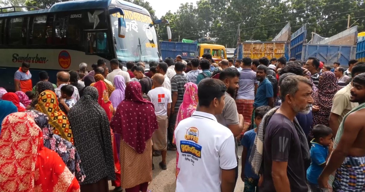 ঝিনাইদহে বাসচাপায় স্ত্রী নিহত, আহত সেনাসদস্য স্বামী