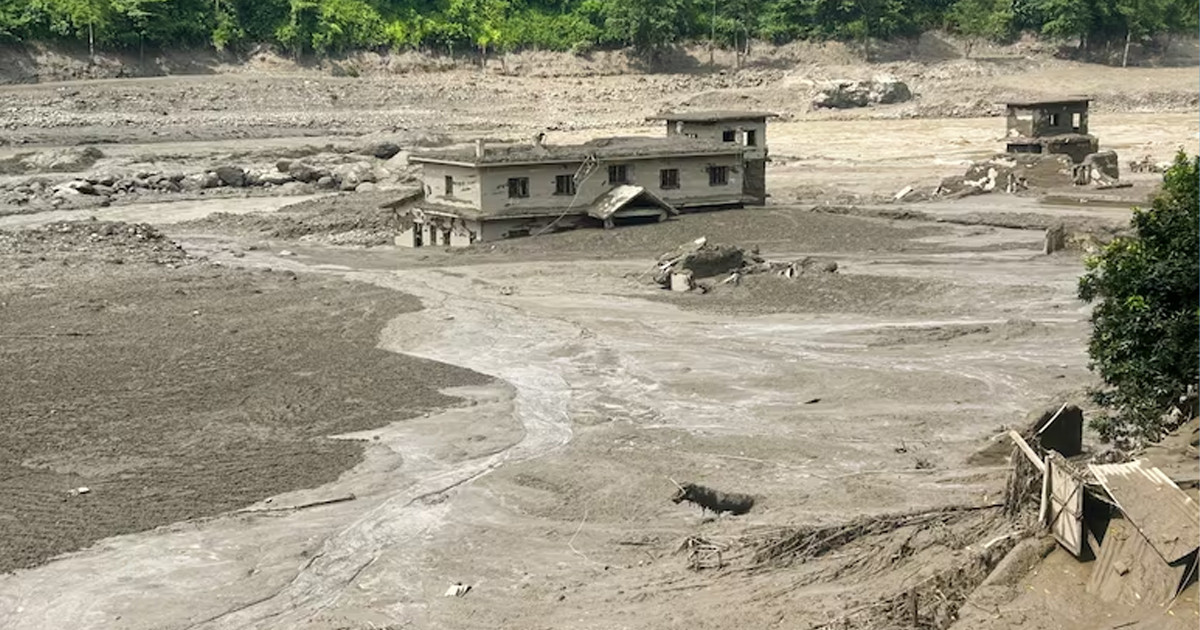 ভূমিকম্প নয়, হিমবাহ ধসেই নেপালে ভয়াবহ বন্যা