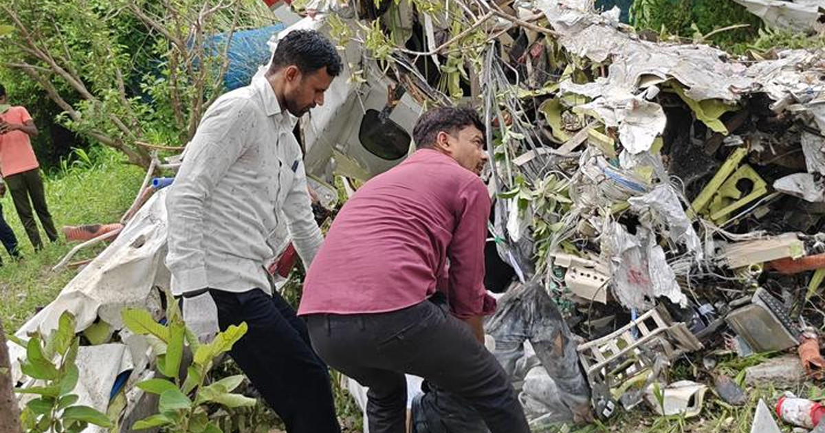 উড্ডয়নের ২০ মিনিট পরই বিমান বিধ্বস্ত, বেঁচে নেই কেউ