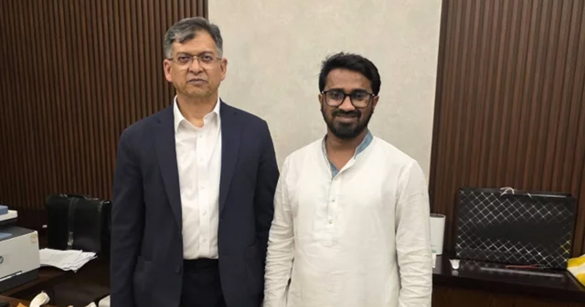 এক স্বরাষ্ট্রমন্ত্রীকে সামলাতে বিরোধীদলের ৯০ এমপি কান্নাকাটি করছেন: রাশেদ খাঁন