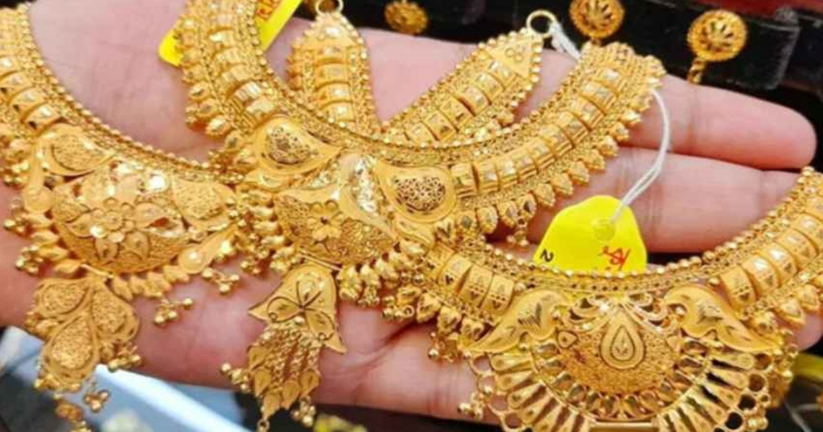 শুক্রবার ২৮ আগস্ট ২২ ক্যারেট স্বর্ণের ভরি কত?