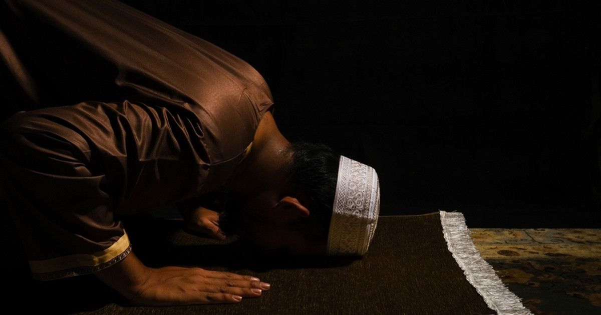 নির্ঘুম রাতে নামাজ মুমিনের সঙ্গী