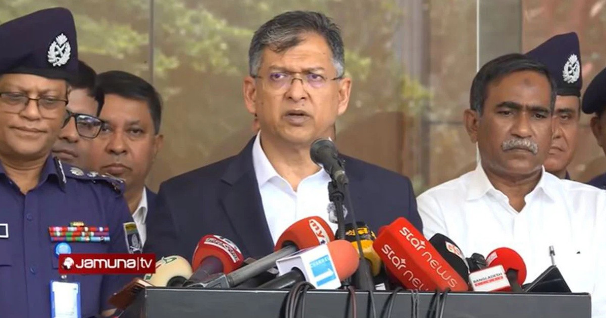 অবৈধ অস্ত্র উদ্ধারে বিশেষ ইউনিট গঠন, তথ্য দিলে ২ লাখ টাকা পুরস্কার ঘোষণা স্বরাষ্ট্রমন্ত্রীর