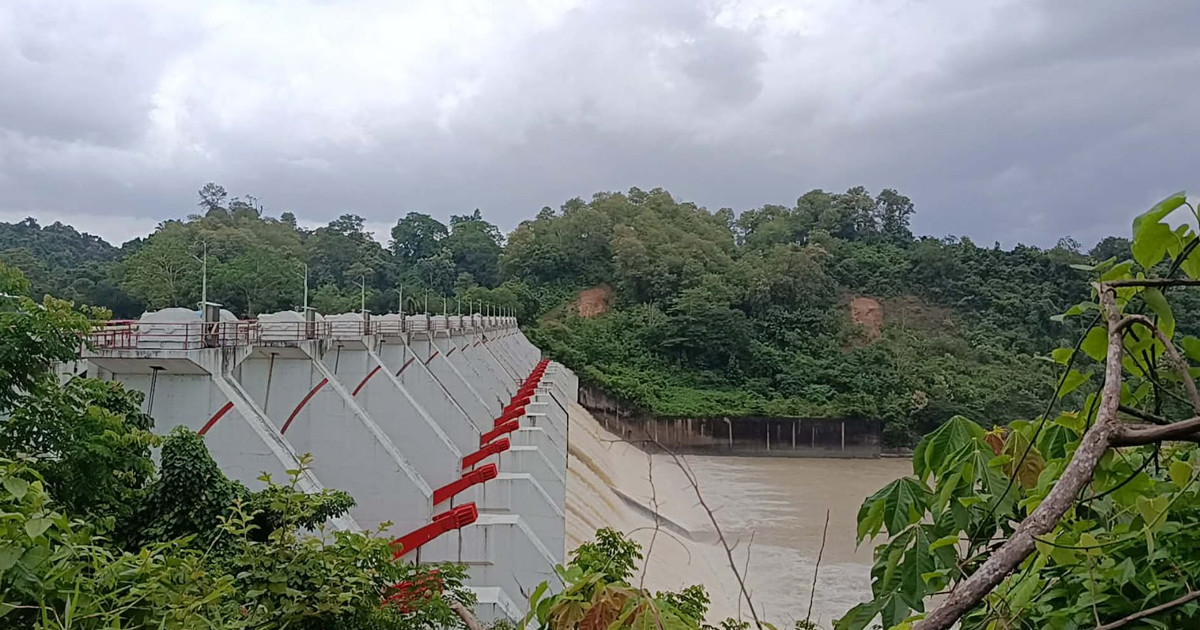 রাতে কাপ্তাই হ্রদের ১৬টি জলকপাট দিয়ে পানি ছাড়ার প্রস্তুতি