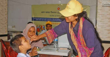 ঝুঁকিপূর্ণ ১৪ উপজেলায় কলেরার টিকাদান শুরু, টিকা পেয়ে স্বস্তিতে অভিভাবকরা