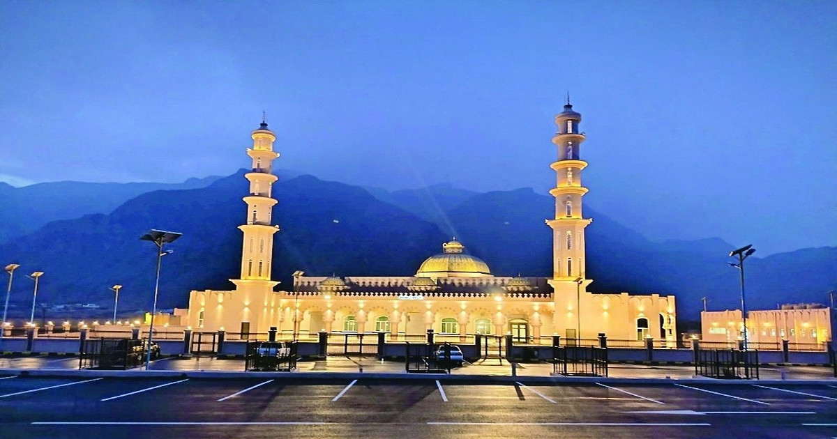 ওমানে দৃষ্টিনন্দন নতুন মসজিদ উদ্বোধন