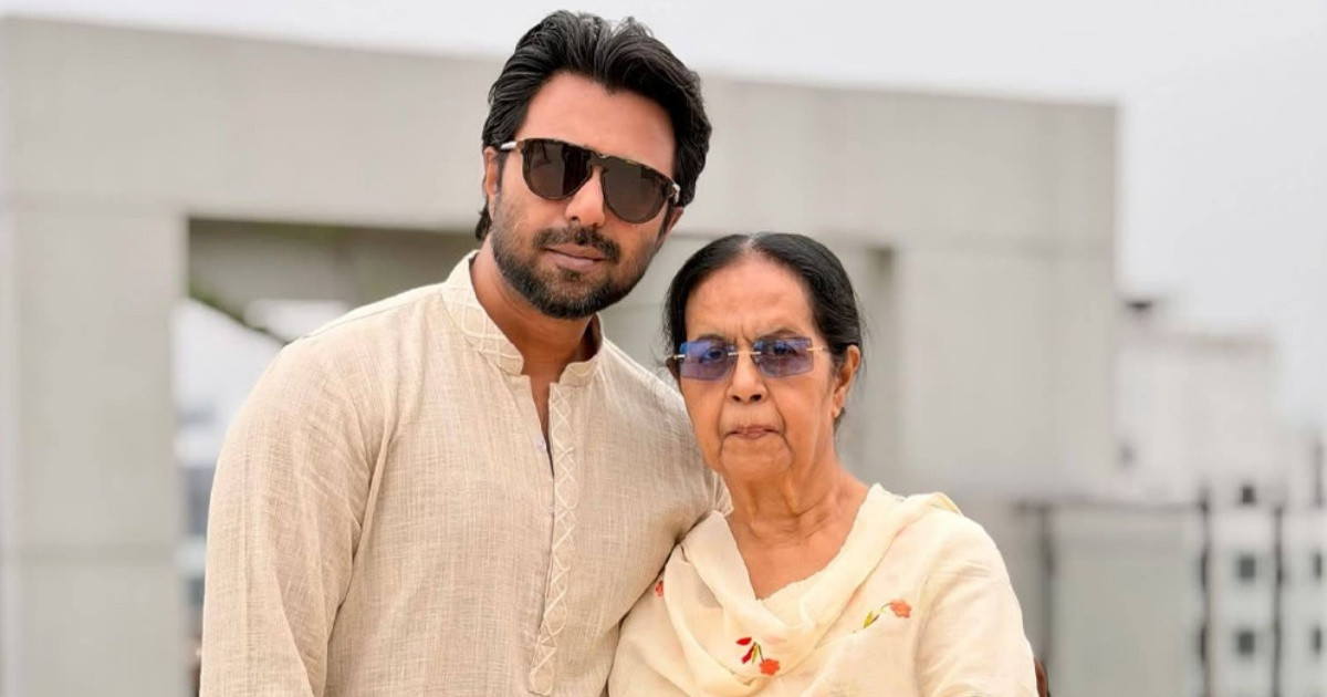 ‘আমার জীবনের সেরা উপহার তুমি মা’