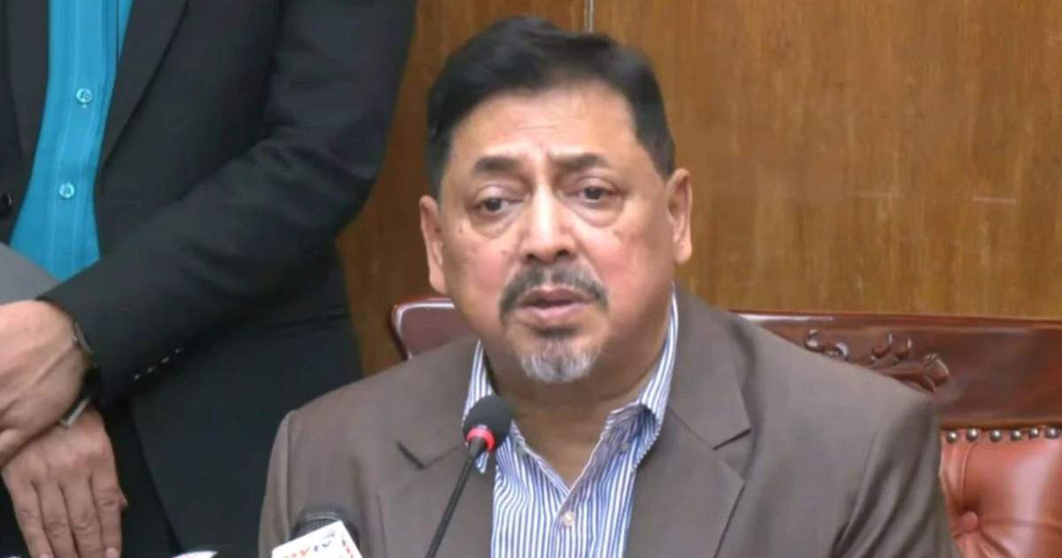 বেসরকারি চাকরিজীবীদের বেতন নিয়ে যা জানালেন মন্ত্রিপরিষদ সচিব