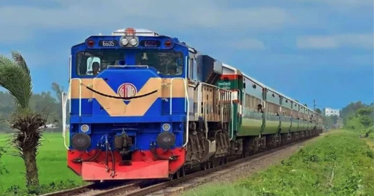 ২ ঘণ্টা পর রাজশাহীর সঙ্গে সারা দেশের ট্রেন যোগাযোগ স্বাভাবিক