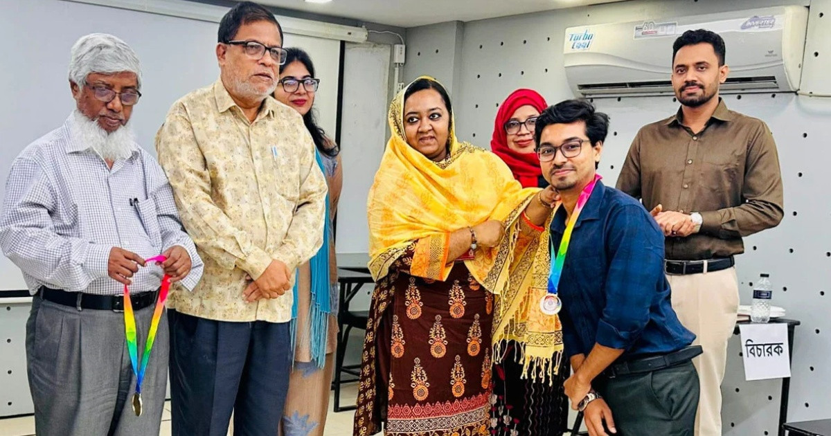ইউআইটিএসে বিতর্ক প্রতিযোগিতায় চ্যাম্পিয়ন বসুন্ধরা শুভসংঘ