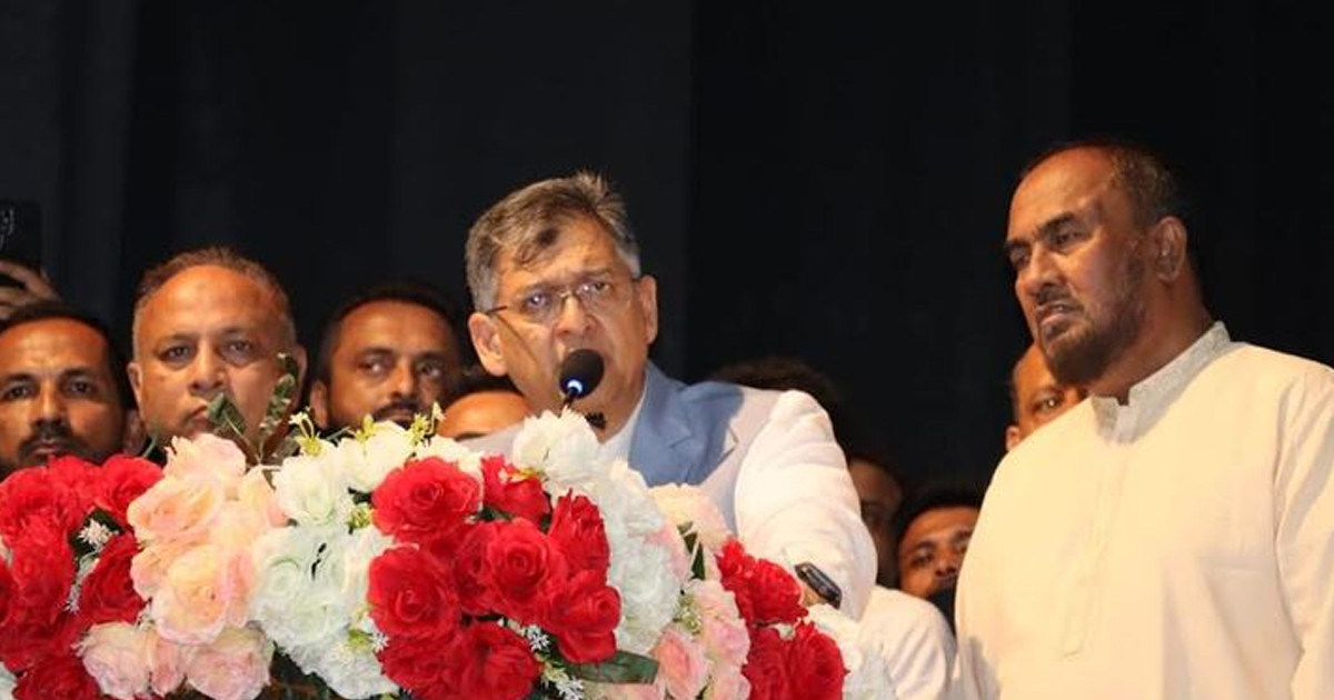 গণতন্ত্র প্রতিষ্ঠা ও জনকল্যাণে অঙ্গীকারবদ্ধ নতুন বাংলাদেশ গড়ার আহ্বান স্বরাষ্ট্রমন্ত্রীর