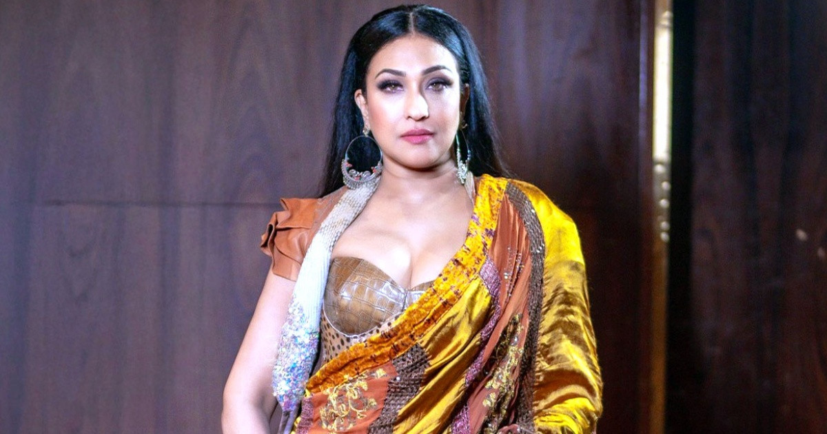 ঋতুপর্ণার ভিডিও ভাইরাল, উত্তাল নেটদুনিয়া!