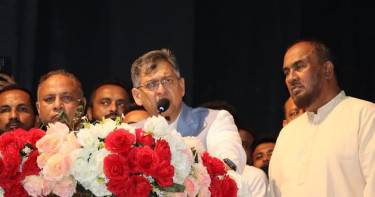 গণতন্ত্র প্রতিষ্ঠা ও জনকল্যাণে অঙ্গীকারবদ্ধ নতুন বাংলাদেশ গড়ার আহ্বান স্বরাষ্ট্রমন্ত্রীর