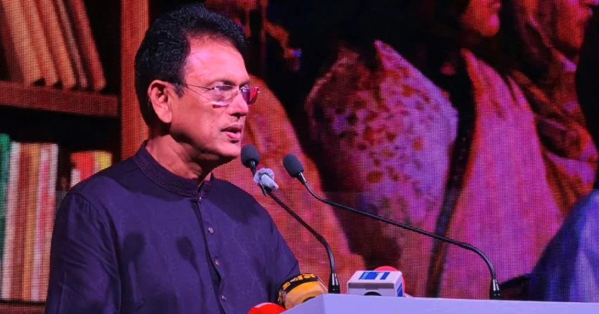 ভবিষ্যৎ প্রজন্মকে সঠিক পথে পরিচালিত করতে বইয়ের বিকল্প নেই: শিক্ষামন্ত্রী