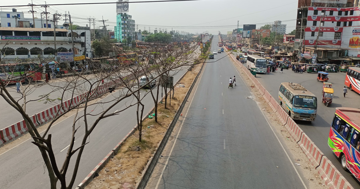 নাটোর-রাজশাহী রুটে বাস চলাচল বন্ধ