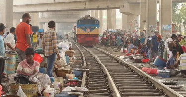 কারওয়ান বাজারে ট্রেনের ধাক্কায় অজ্ঞাতপরিচয় ব্যক্তি নিহত