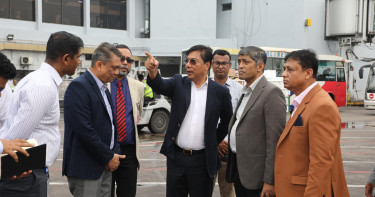 শাহজালালে আকস্মিক পরিদর্শনে বিমানমন্ত্রী: ব্যাগেজ হ্যাণ্ডলিংয়ে সময় কমানোর নির্দেশ