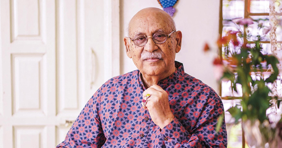 ৮২-তে পা, অভিনয়ে এখনও অপ্রতিরোধ্য আবুল হায়াত